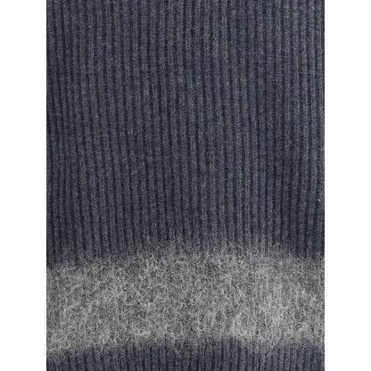 Close-up of Dsquared² Gray Wool Sweatshirt texture, showcasing ribbed knit and wool card insert detailing.