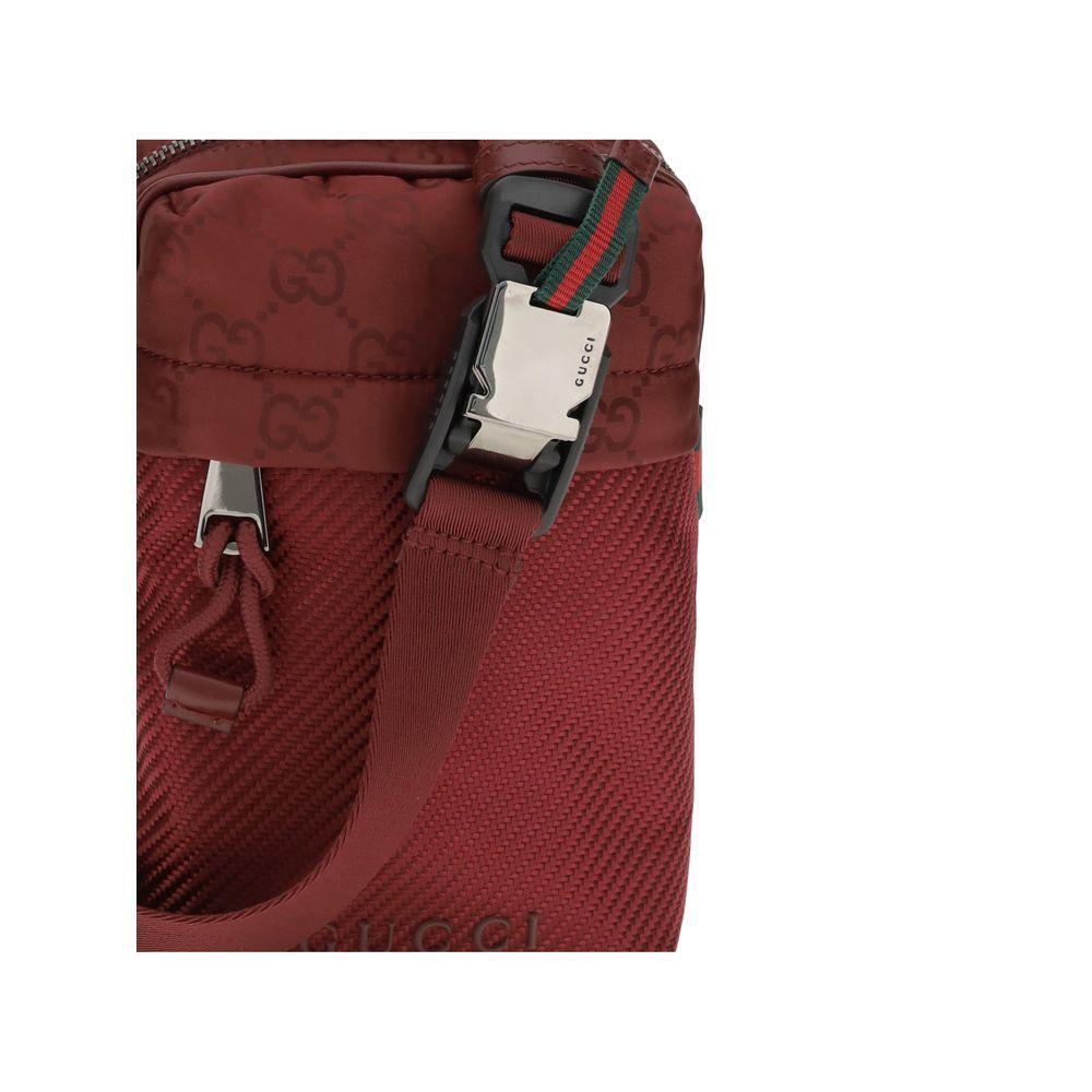 Front view with bag zipped and handles upright.