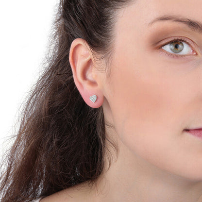 Woman wearing LA PETITE STORY JEWELRY Mod. LPS02ARQ11 heart-shaped earring.
